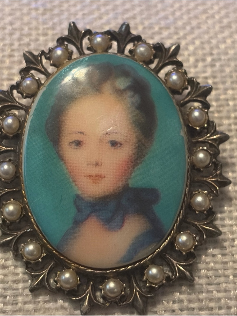 Vintage Portrait Cameo pendant pin does not have  pin Turquoise Silver with Pear